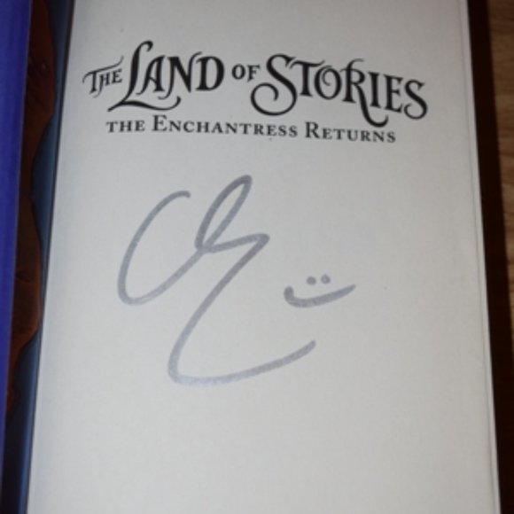 SIGNED copy of "Land of Stories" book.  Ideal for summer reading for teen. - Picture 2 of 4